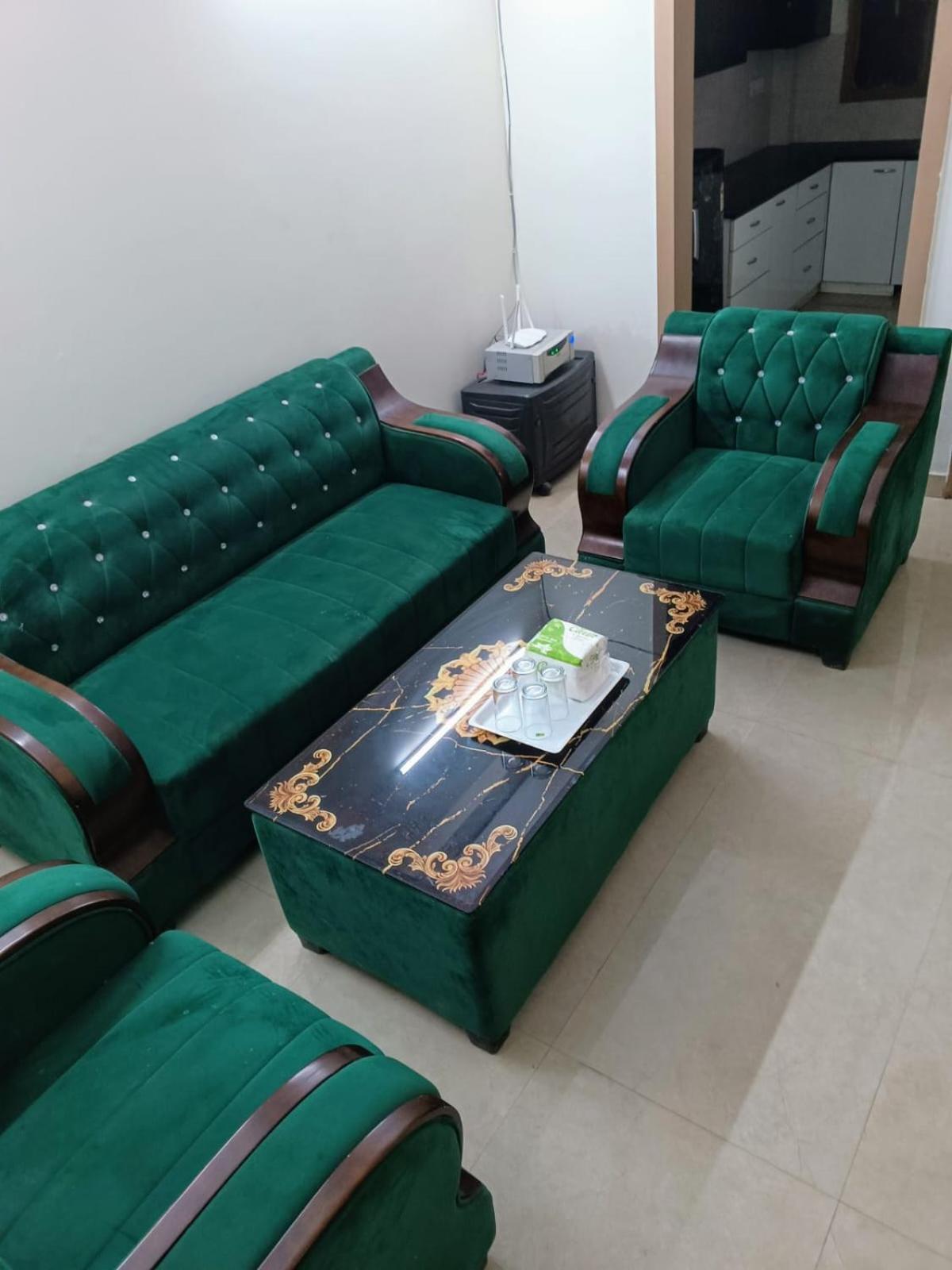 Soooper Hotel Гургаон Экстерьер фото